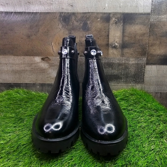 New Karl Lagerfeld Paris Porshay Lug Sole Bootie - Picture 6 of 10